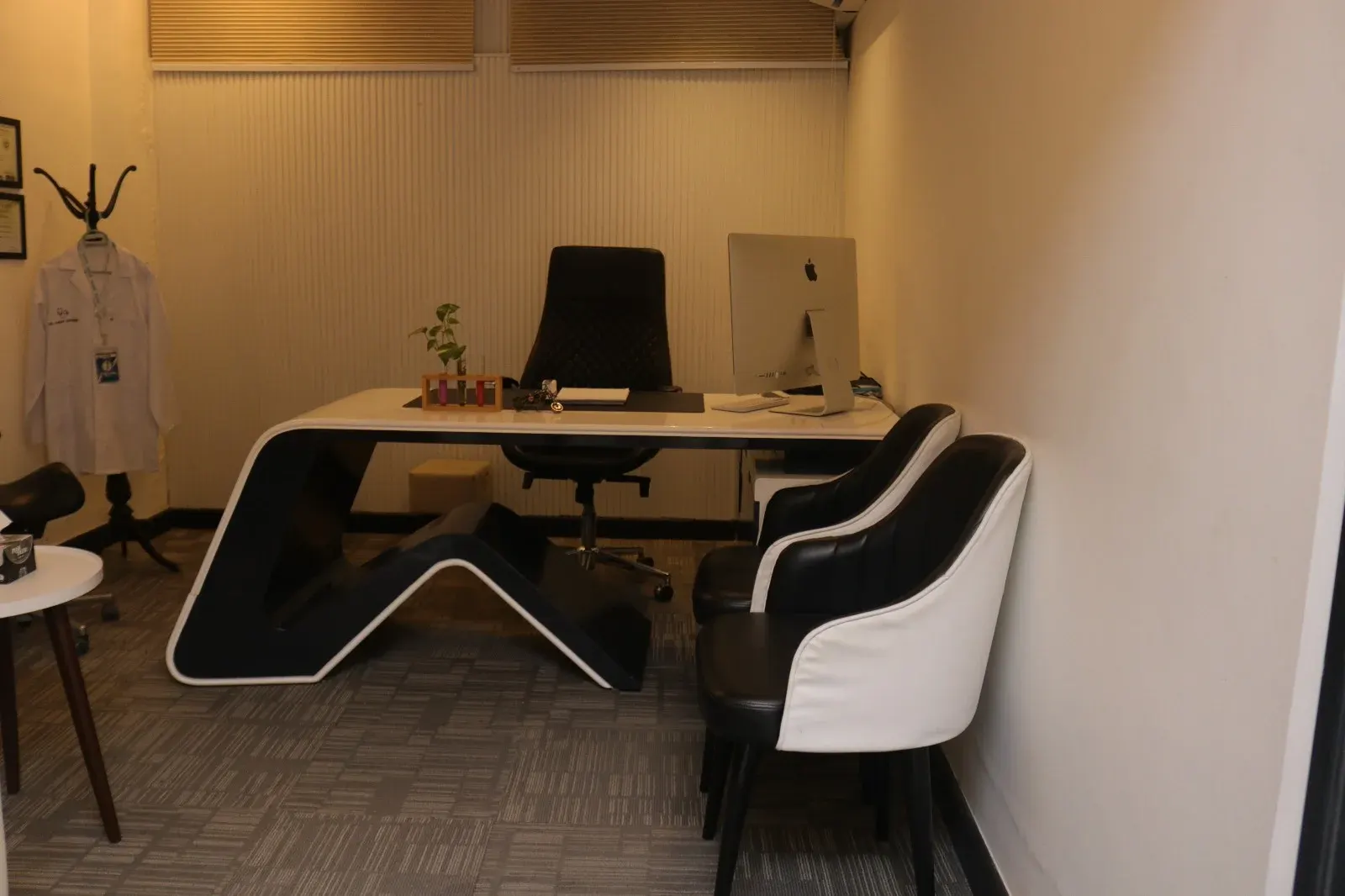 Picture of dentist's office in Dental Aesthetics Studio.